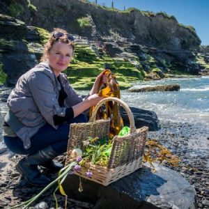Oonagh O'Dwyer Wild Kitchen foraging, fun, seashore, explore